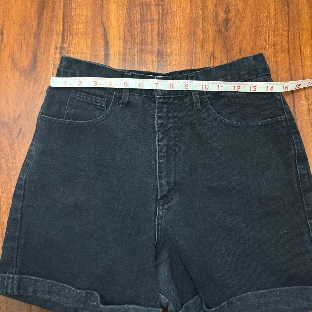 Guess Denim Black Vintage Shorts Size 32 - Picture 6 of 7